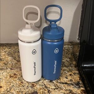 ThermoFlask White and Blue 16 oz Water Bottle bundle